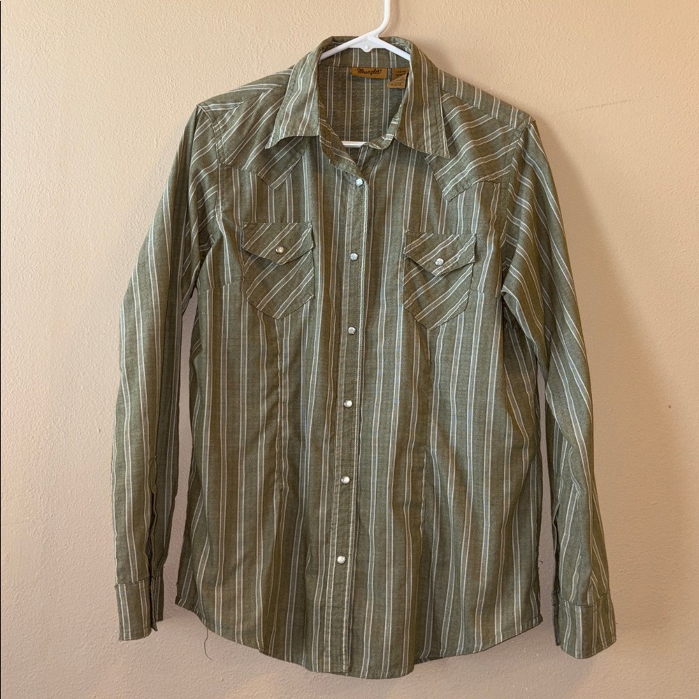 Ladies Wrangler Western Pearl Snap Medium